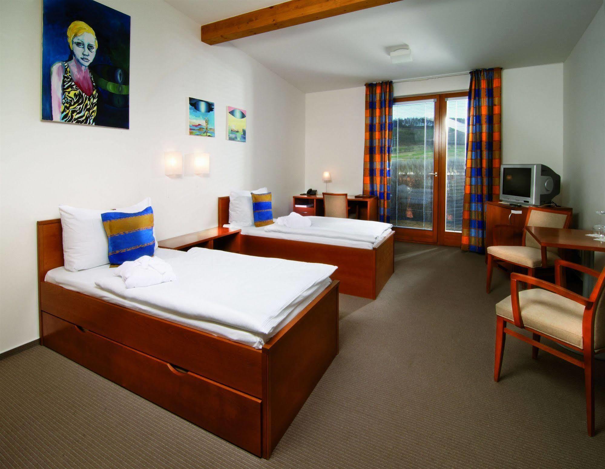 Golf Hotel Kaskáda Brno Kuřim Kültér fotó