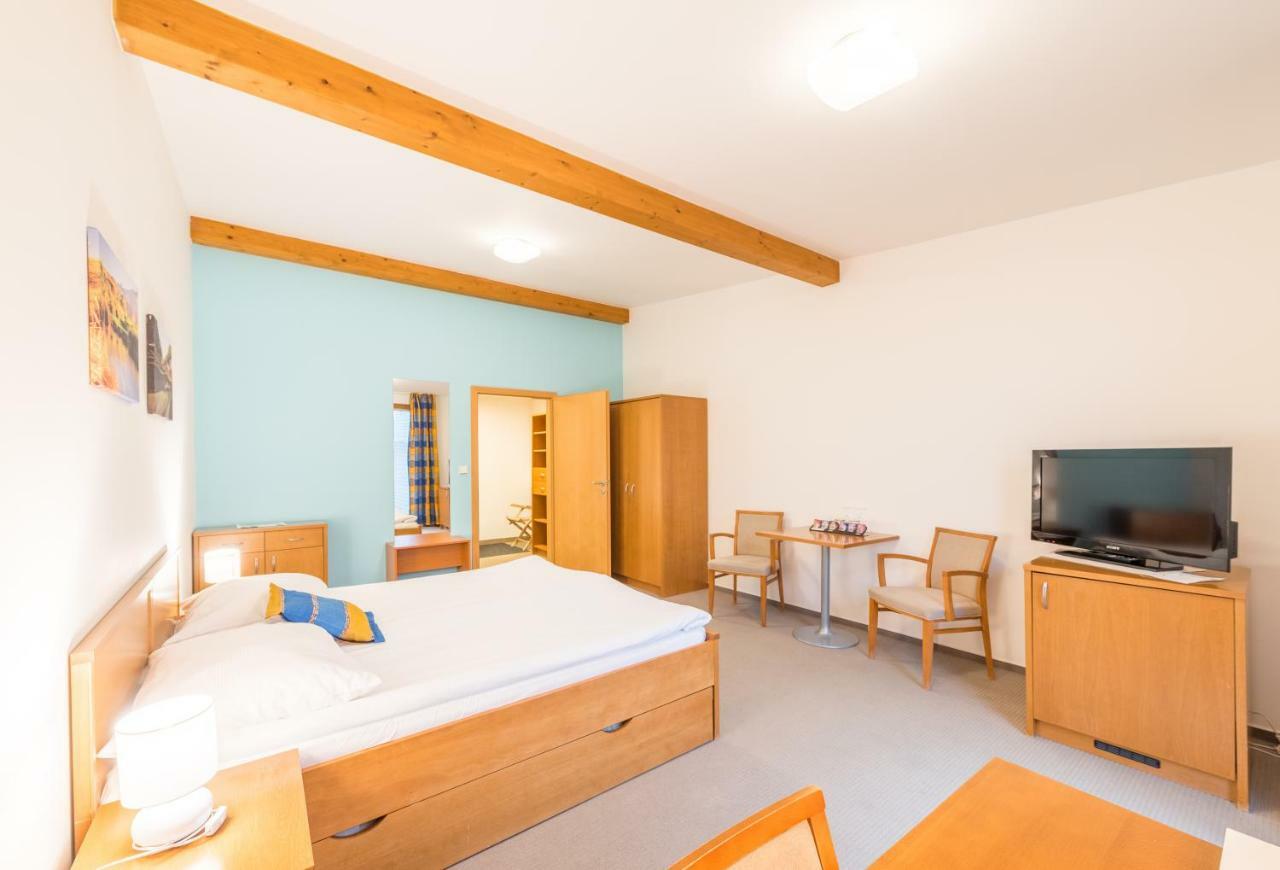 Golf Hotel Kaskáda Brno Kuřim Kültér fotó